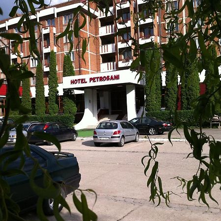 Petrosani Camere De Inchiriat - Hotel Petroshani Srl Dış mekan fotoğraf