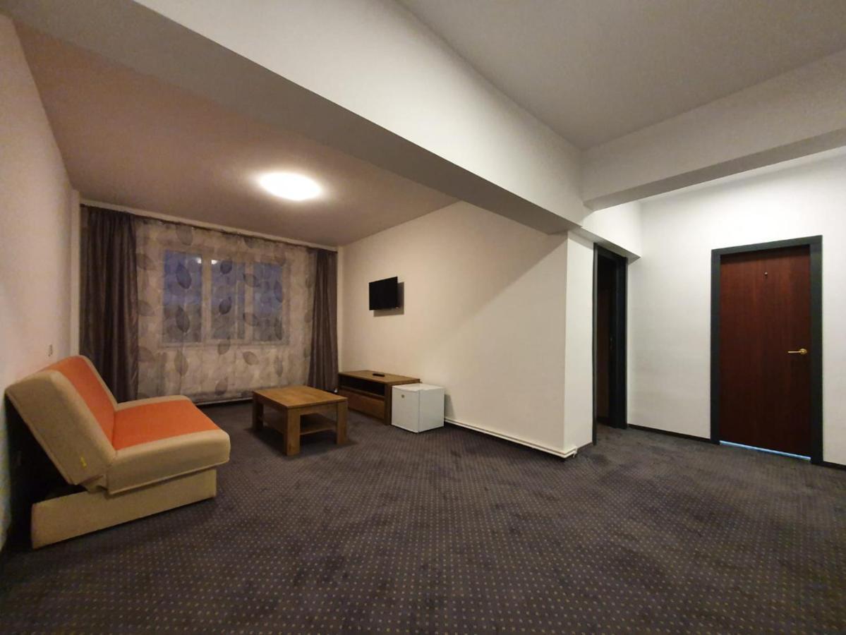 Petrosani Camere De Inchiriat - Hotel Petroshani Srl Dış mekan fotoğraf