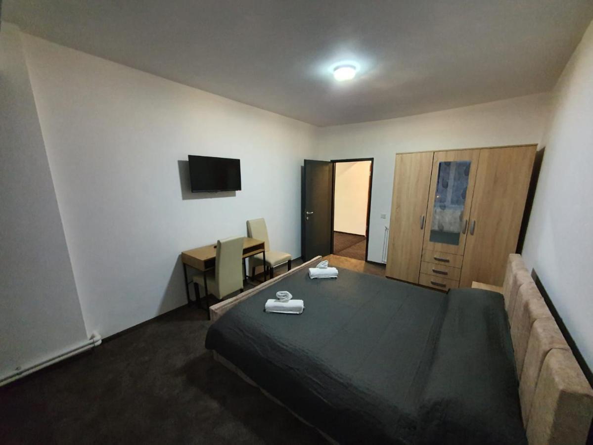Petrosani Camere De Inchiriat - Hotel Petroshani Srl Dış mekan fotoğraf