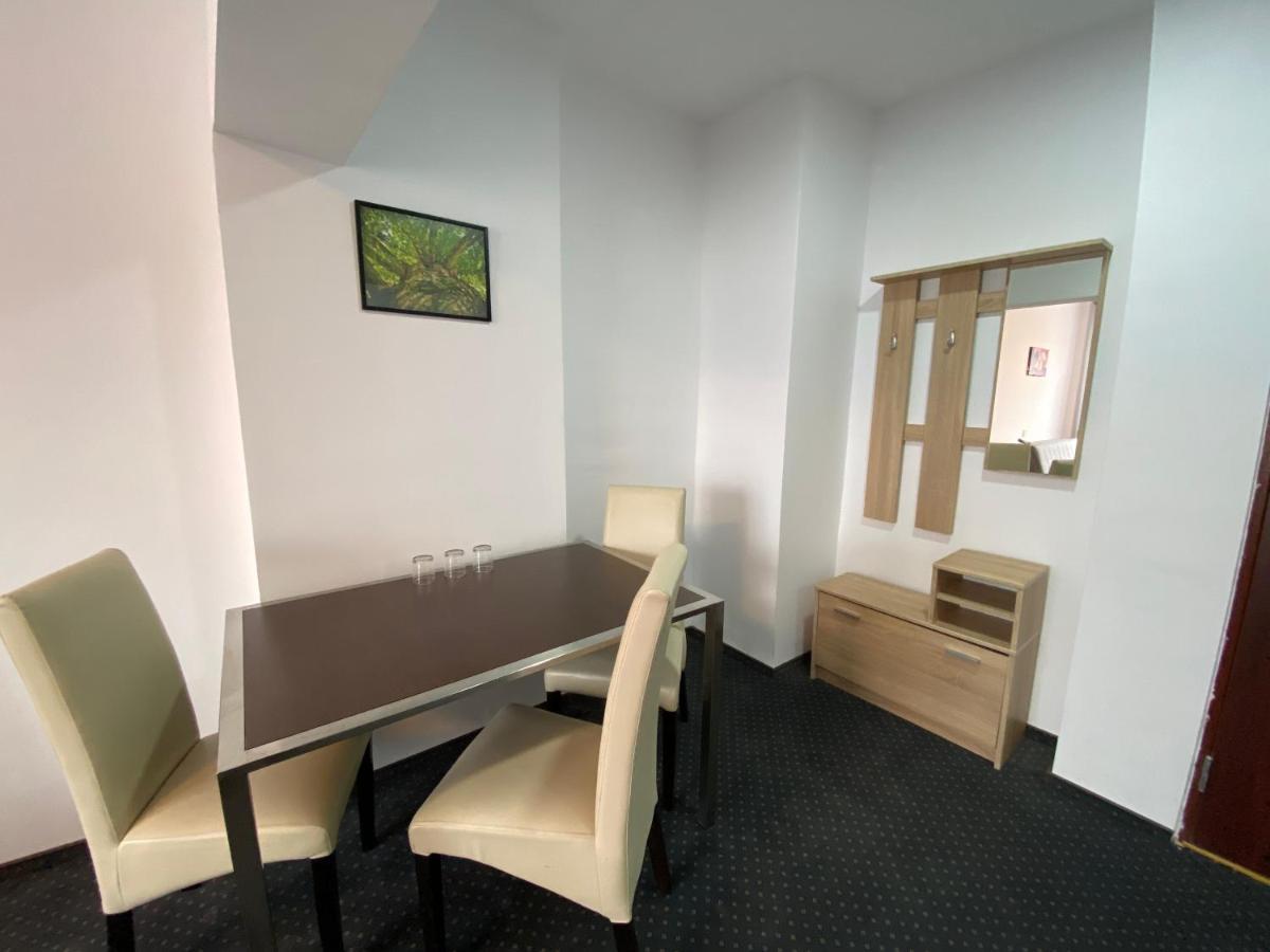 Petrosani Camere De Inchiriat - Hotel Petroshani Srl Dış mekan fotoğraf