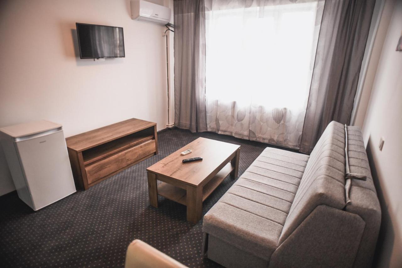 Petrosani Camere De Inchiriat - Hotel Petroshani Srl Dış mekan fotoğraf