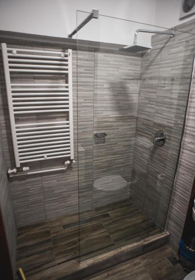 Petrosani Camere De Inchiriat - Hotel Petroshani Srl Dış mekan fotoğraf