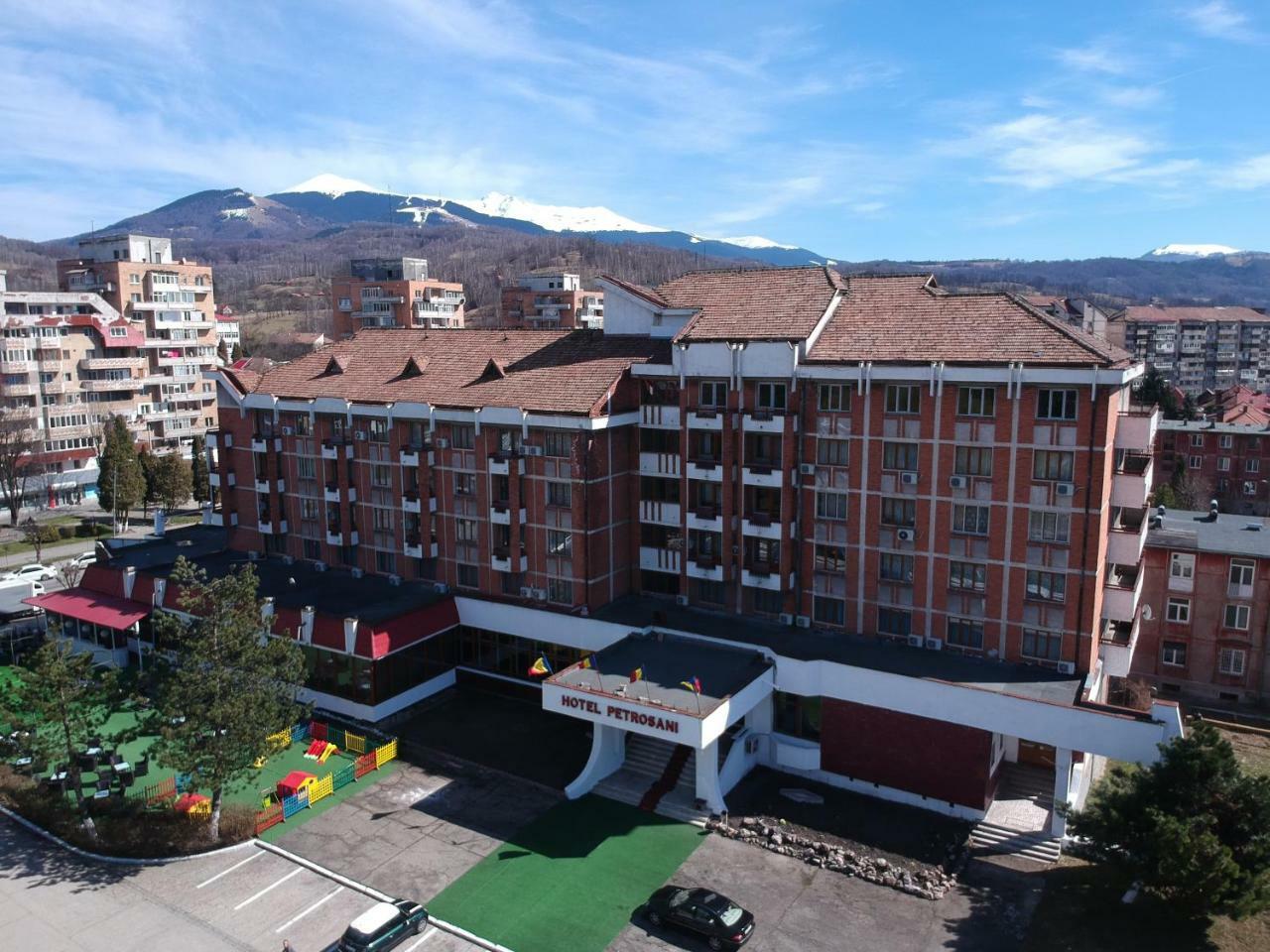 Petrosani Camere De Inchiriat - Hotel Petroshani Srl Dış mekan fotoğraf